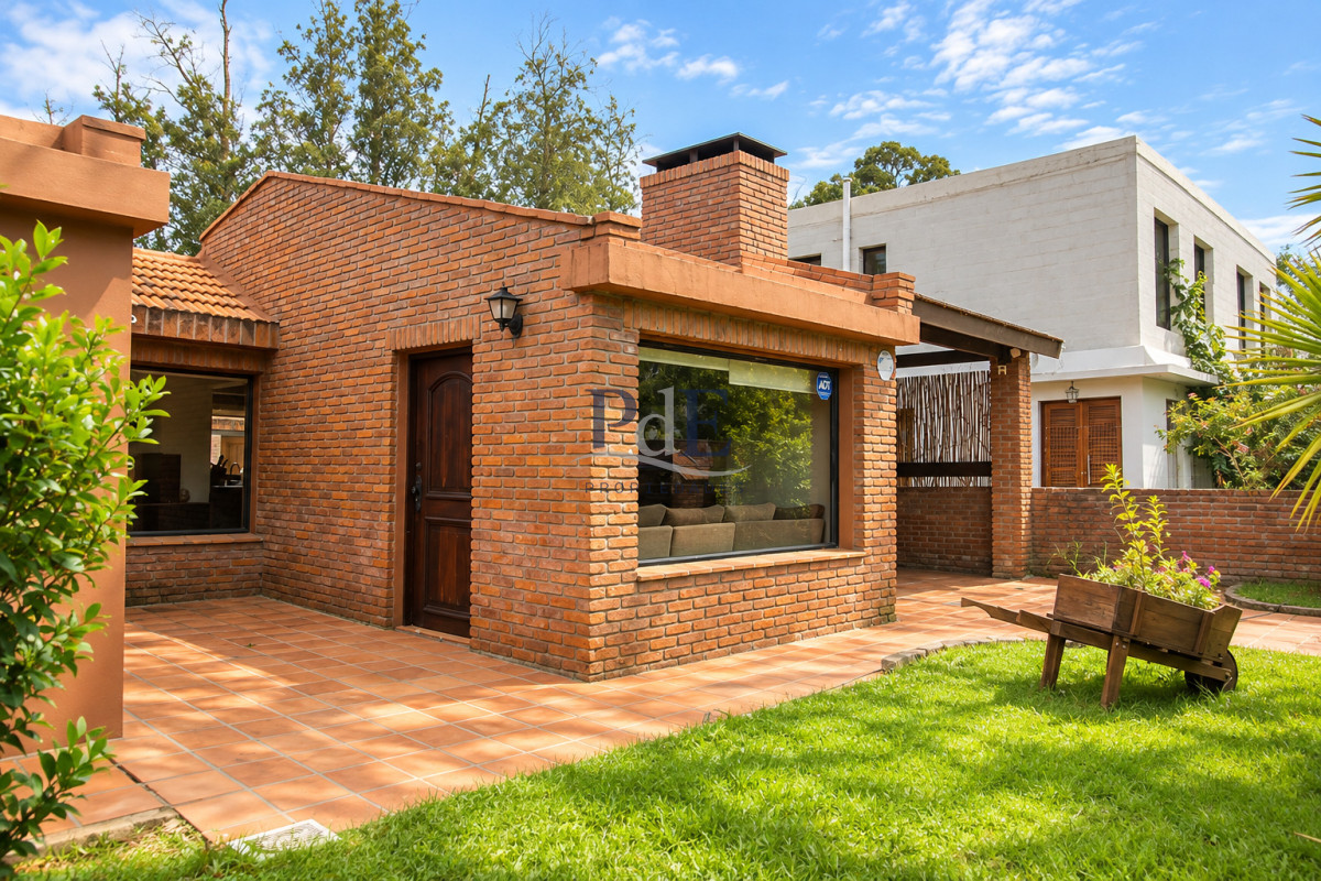 En venta casa de 3 Dormitorios en Jardines de Córdoba - Imagen 2