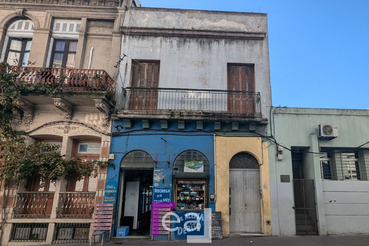 Apartamento ID.301 - Apartamentos en Venta en Ciudad Vieja  padrón único con 4 unidades 