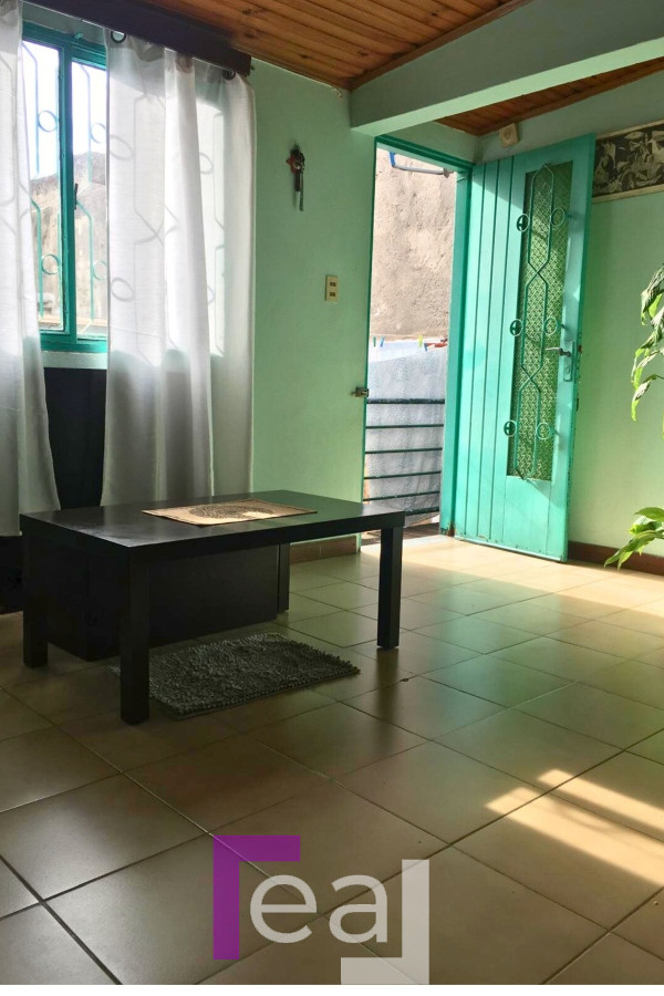 Apartamento ID.301 - Apartamentos en Venta en Ciudad Vieja  padrón único con 4 unidades 