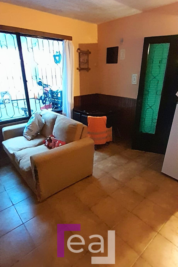 Apartamento ID.301 - Apartamentos en Venta en Ciudad Vieja  padrón único con 4 unidades 