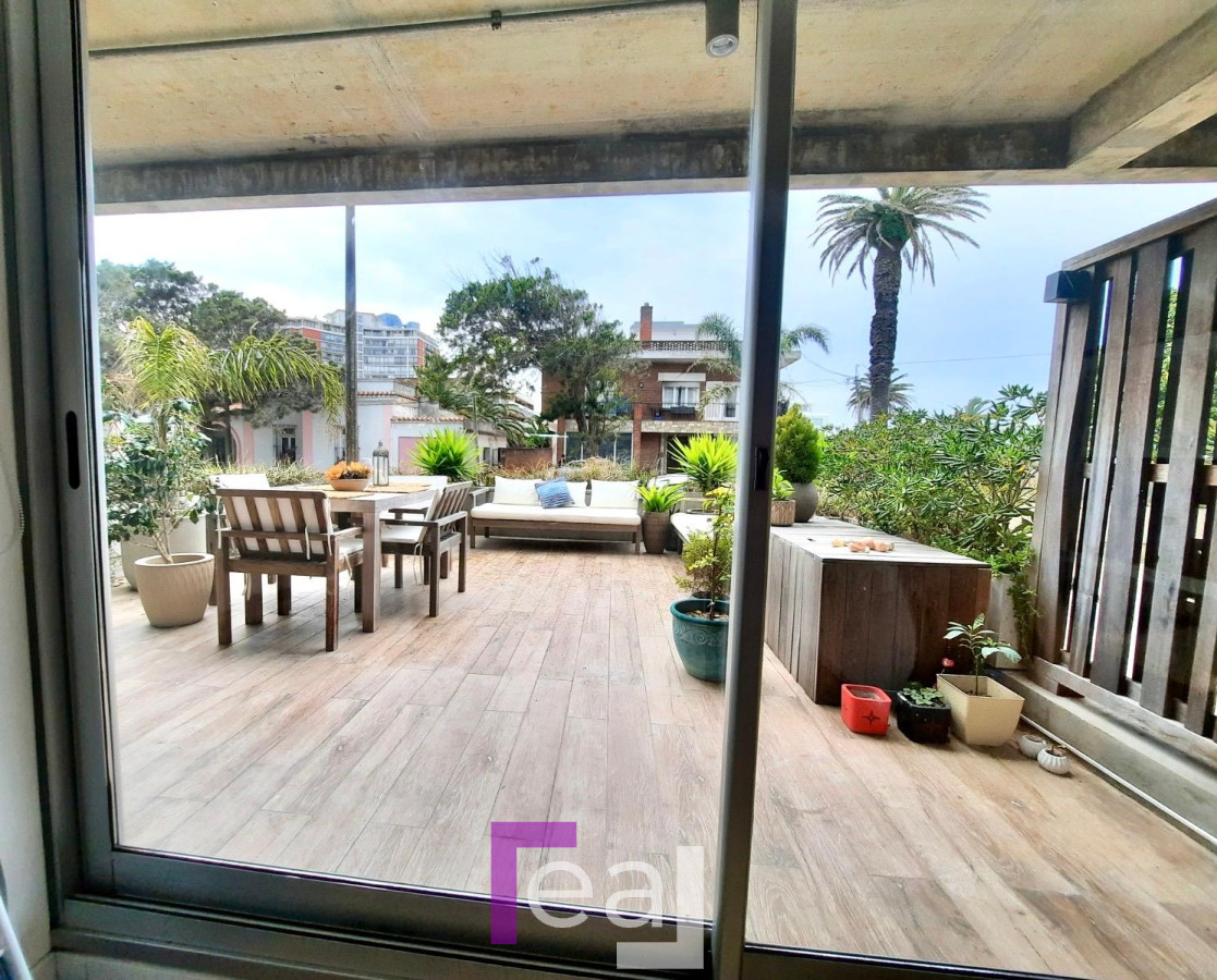Apartamento ID.226 - Penthouse 1 dormitorio peninsula en alquiler Anual 