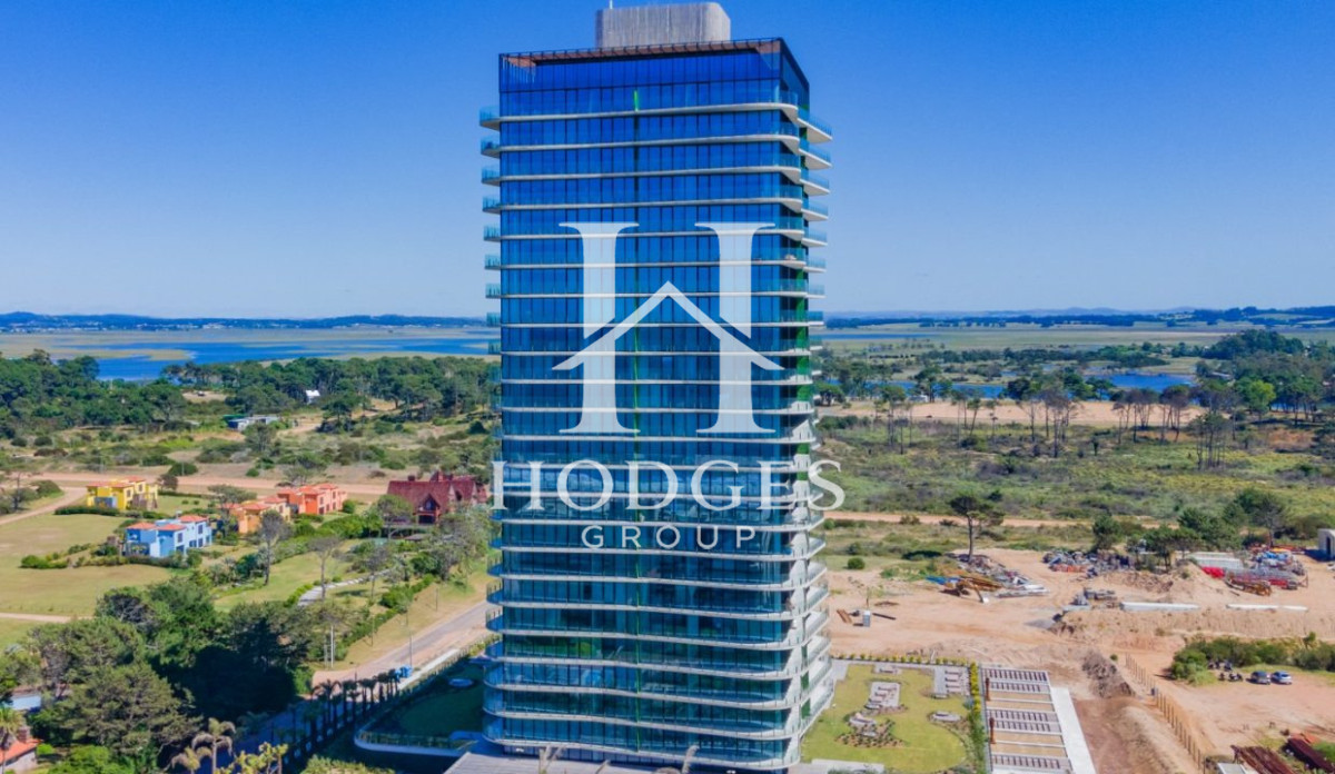 Apartamento ID.69 - Espectacular unidad en venta y alquiler temporal en Surfside Punta del Este