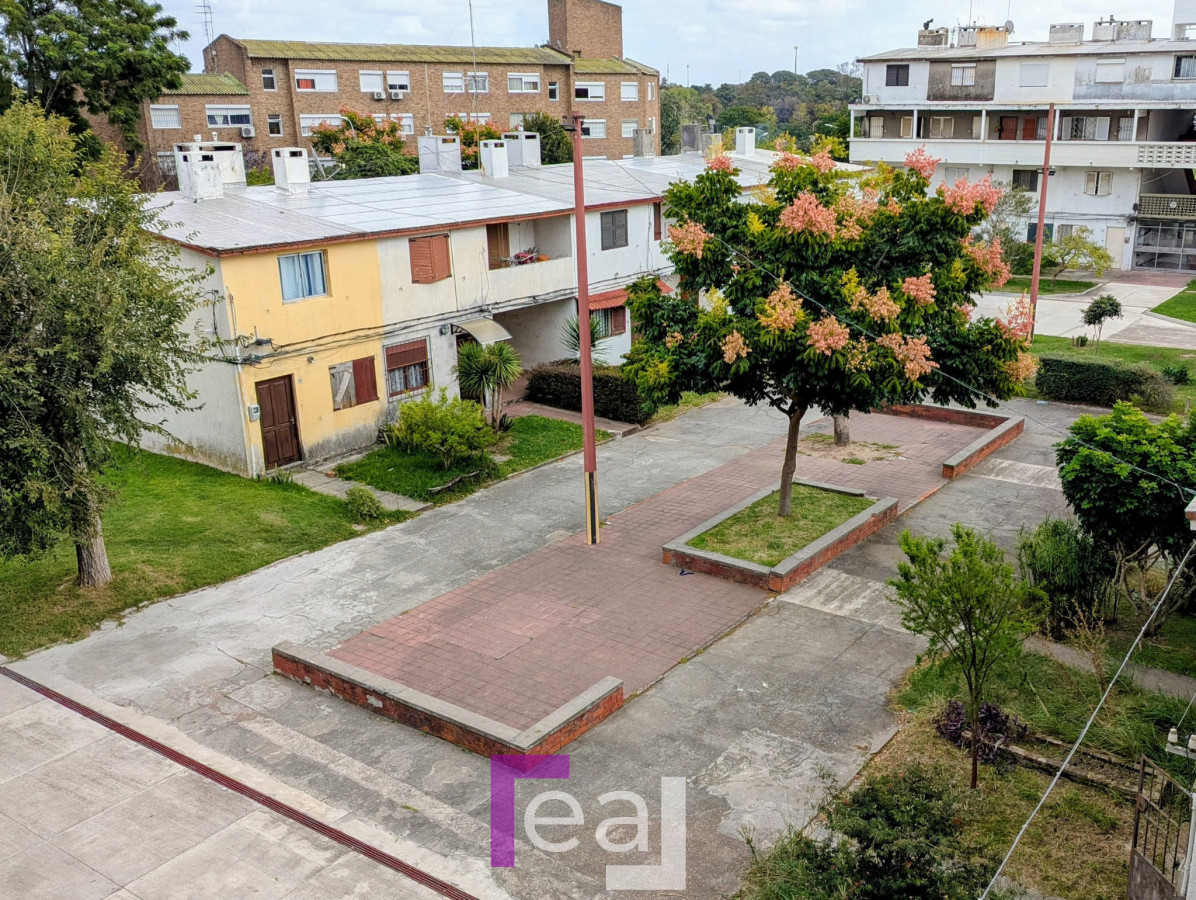 Apartamento ID.142 - Venta Apartamento 3 dormitorios a 200 Metros De Millán Y Raffo 