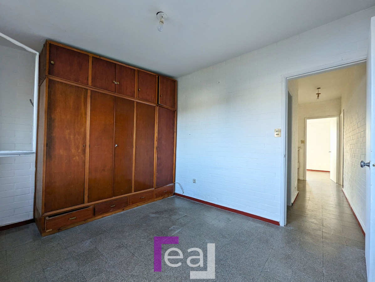 Apartamento ID.142 - Venta Apartamento 3 dormitorios a 200 Metros De Millán Y Raffo 