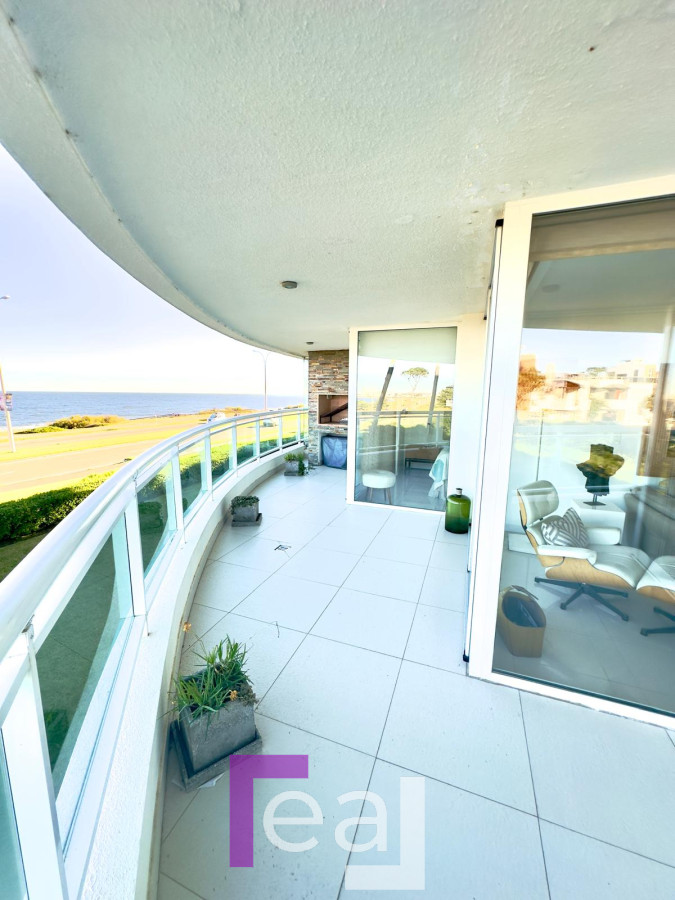 Apartamento ID.224 - Mansa primera linea - 3 suites y dependencia - Full Amenities 