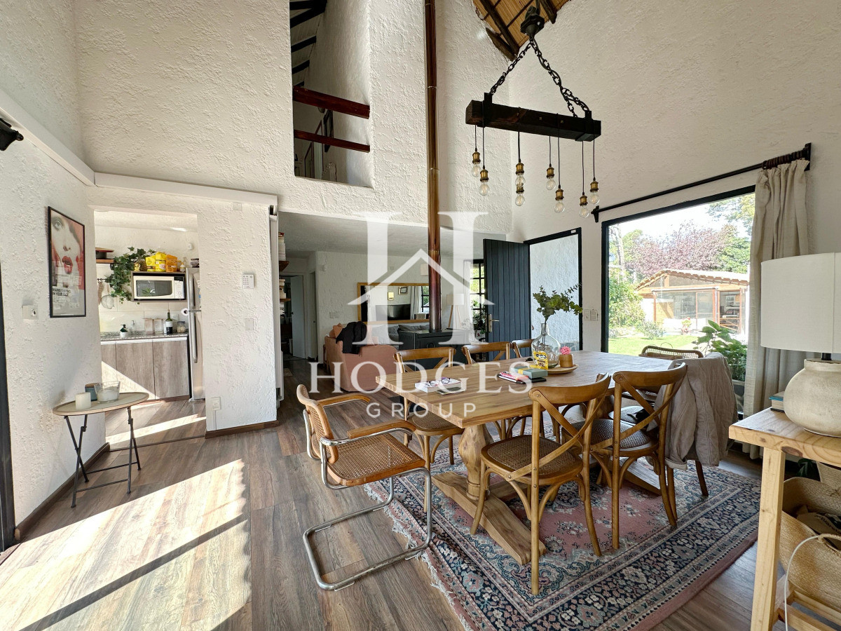 Casa ID.221 - Casa en Venta de 4 Dormitorios ubicada en Pinares, Punta del Este