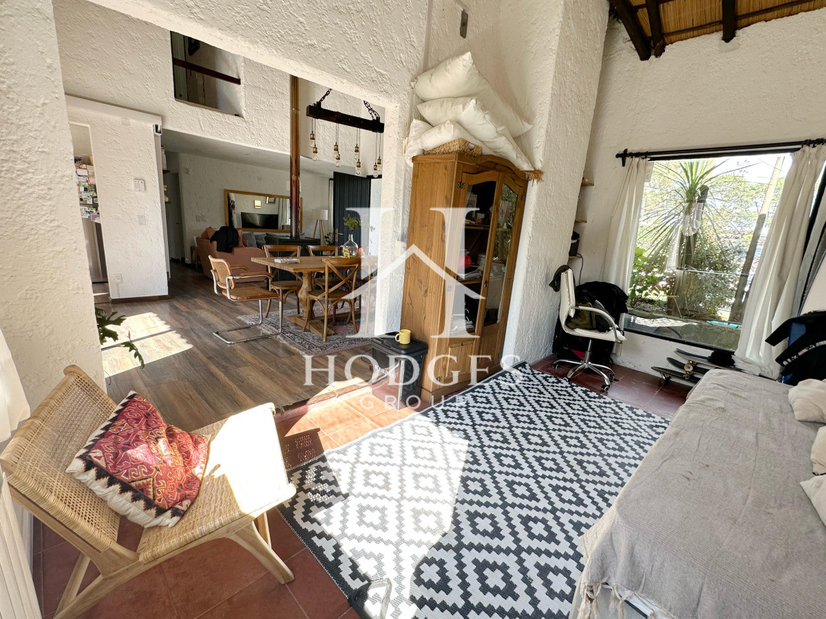 Casa ID.221 - Casa en Venta de 4 Dormitorios ubicada en Pinares, Punta del Este