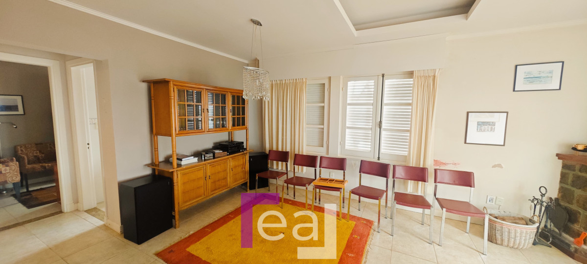 Casa ID.164 - Venta de Espectacular Casa Frente al Mar en  Piriápolis