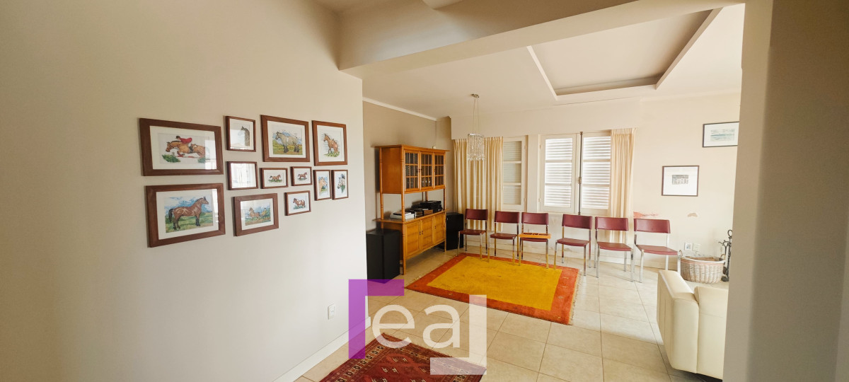 Casa ID.164 - Venta de Espectacular Casa Frente al Mar en  Piriápolis
