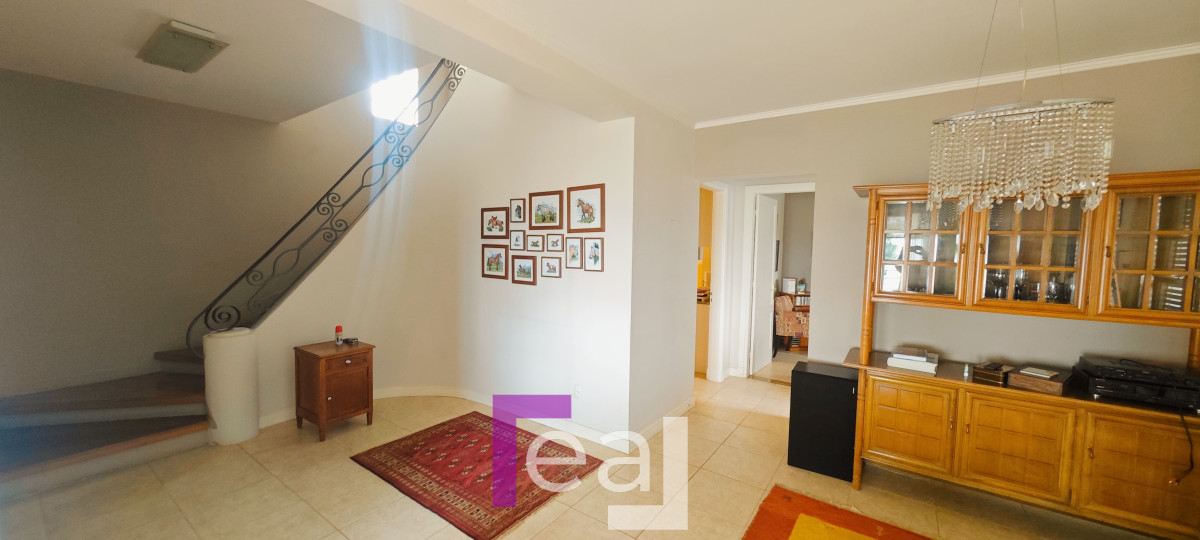 Casa ID.164 - Venta de Espectacular Casa Frente al Mar en  Piriápolis