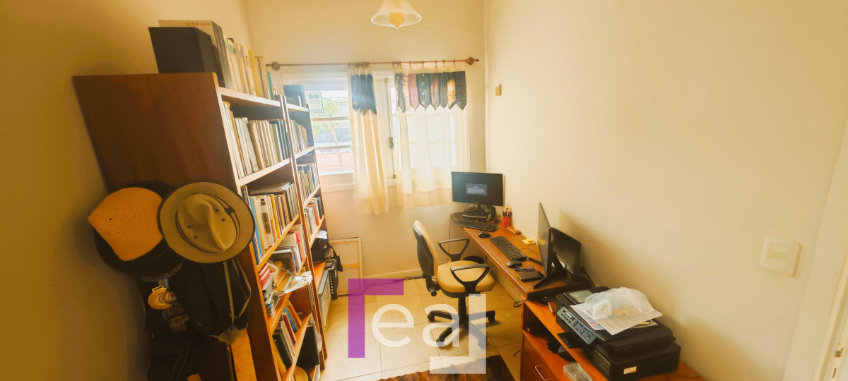 Casa ID.164 - Venta de Espectacular Casa Frente al Mar en  Piriápolis