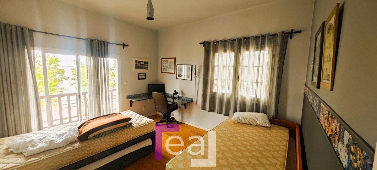 Casa ID.164 - Venta de Espectacular Casa Frente al Mar en  Piriápolis