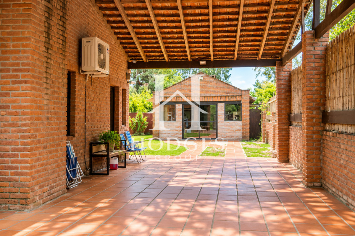 Casa ID.397 - En venta casa de 3 Dormitorios en Jardines de Córdoba
