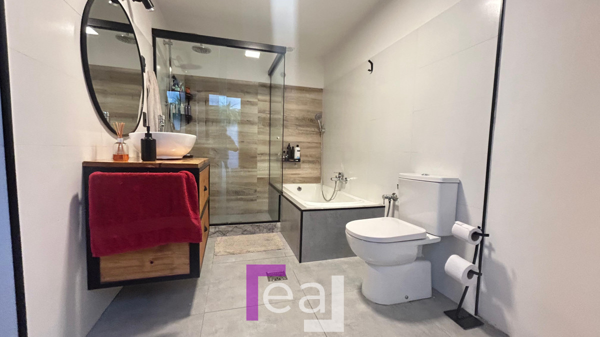 Casa ID.443 - Venta casa y apartamento en cordón cuatro dormitorios 