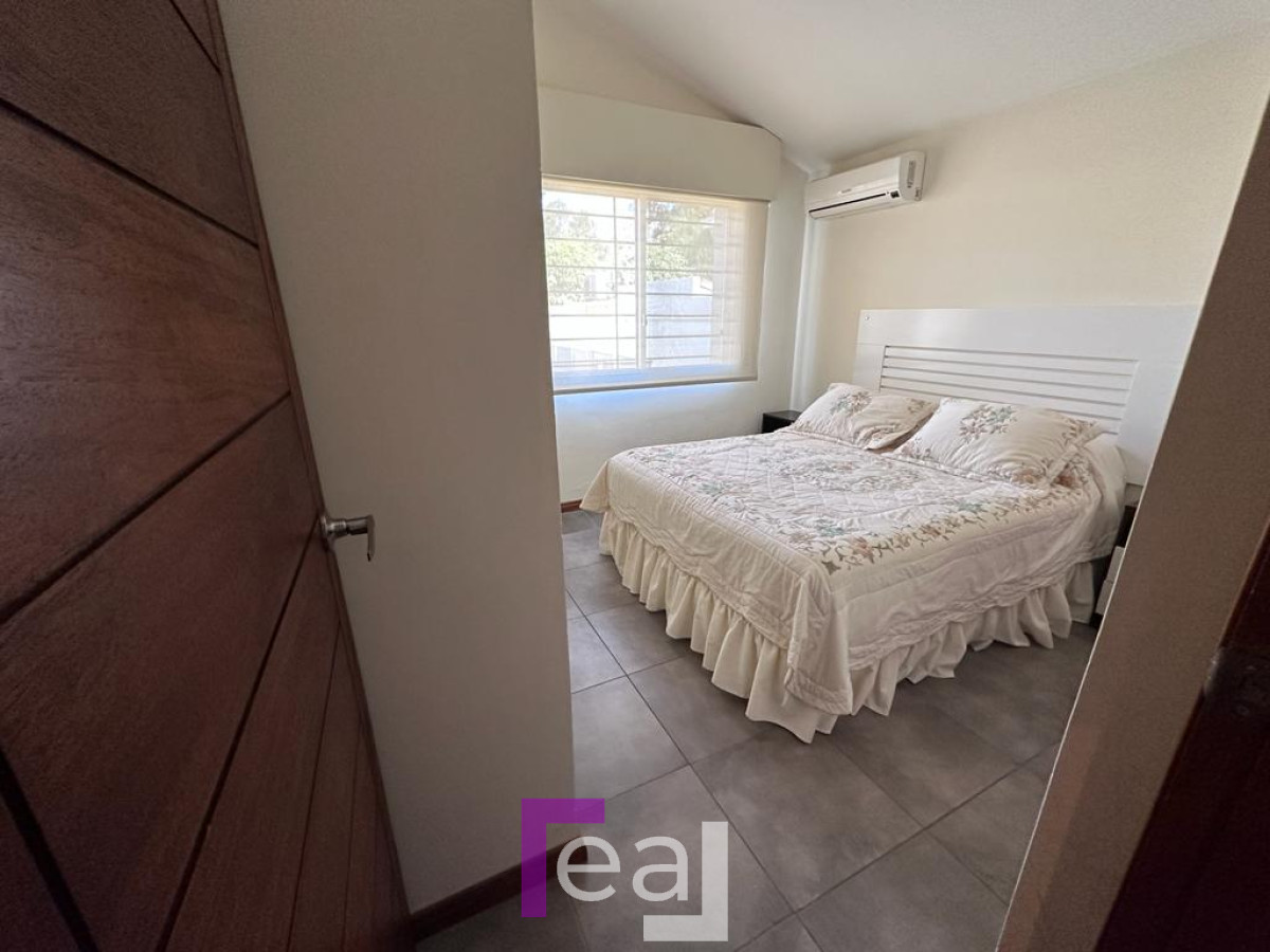Casa ID.39 - Casa en Playa mansa, 4 Dormitorios, piscina terreno, impecable Punta del Este