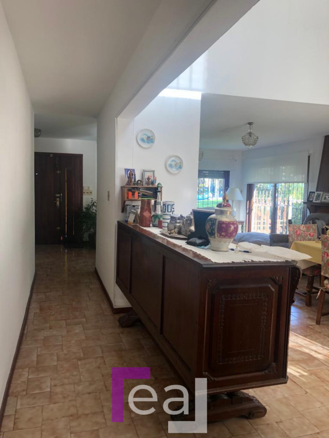 Casa ID.42 - Hermosa casa en lugar privilegiado 4 dormitorios, apta Desarrollo Maldonado