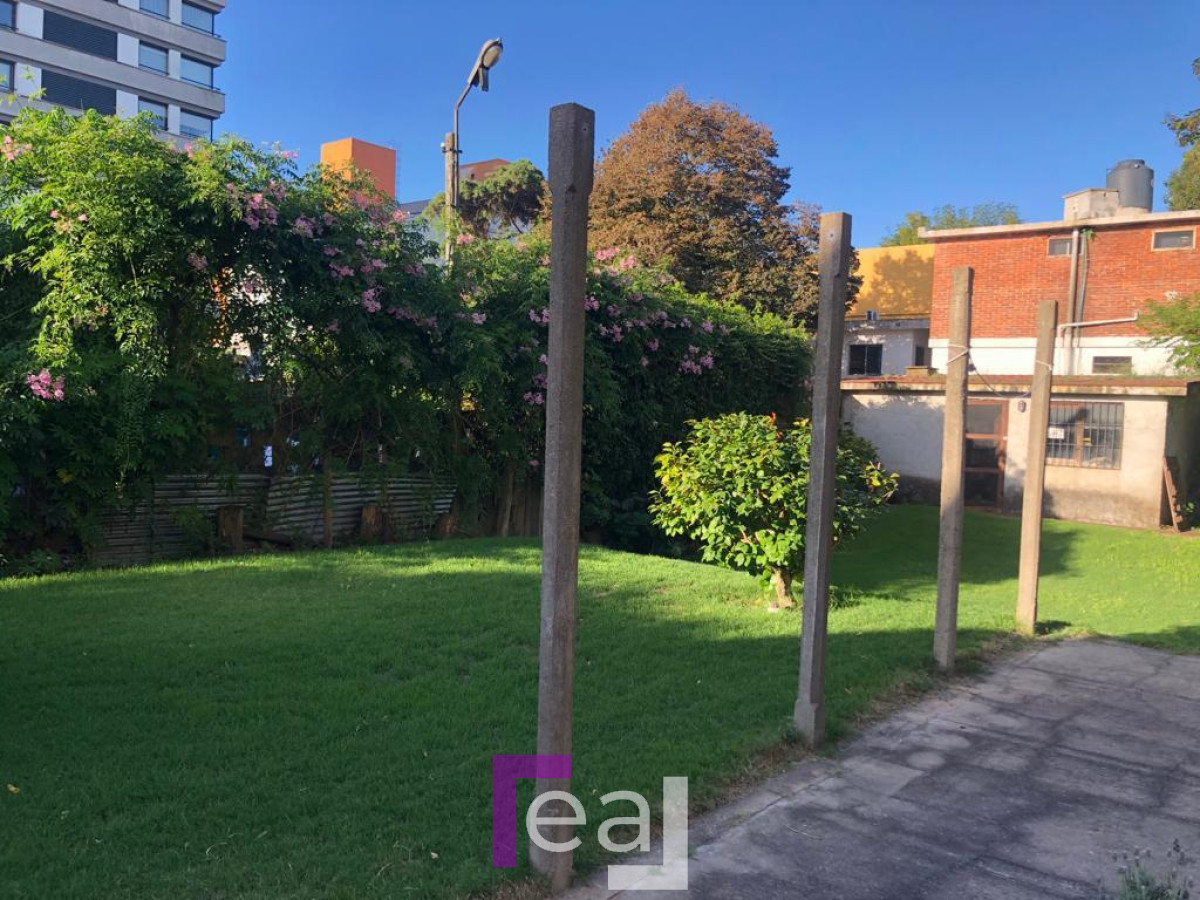 Casa ID.42 - Hermosa casa en lugar privilegiado 4 dormitorios, apta Desarrollo Maldonado