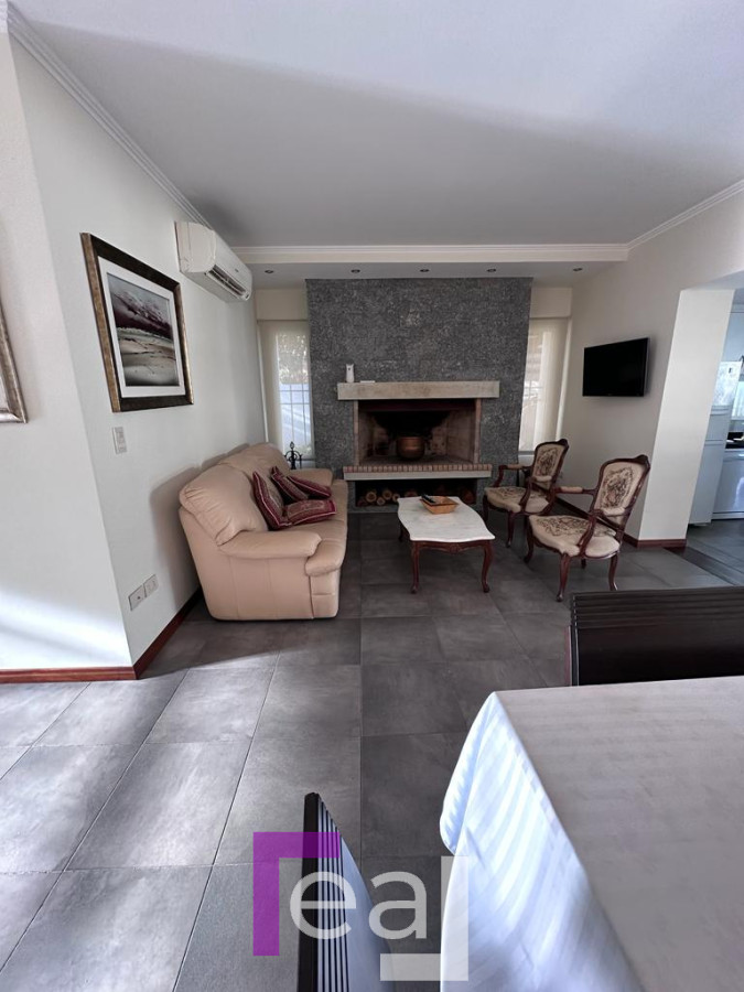 Casa ID.39 - Casa en Playa mansa, 4 Dormitorios, piscina terreno, impecable Punta del Este