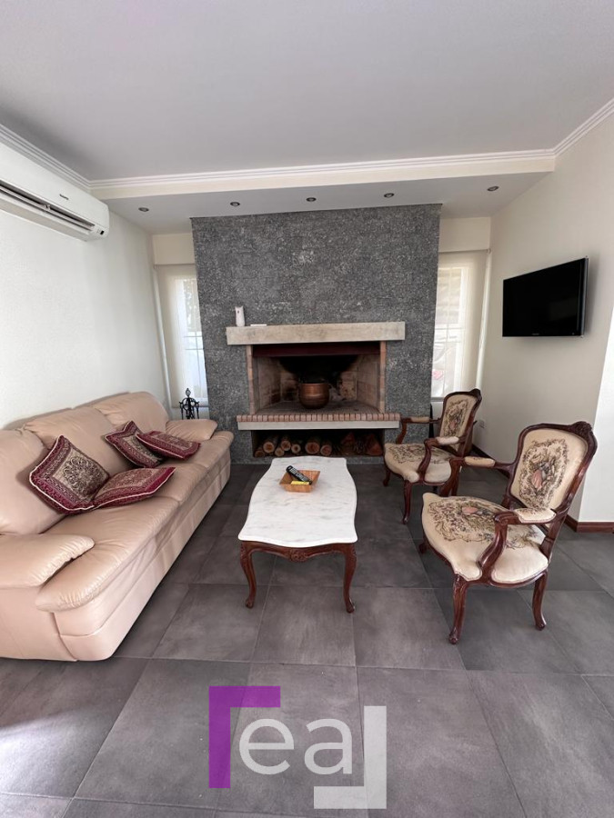 Casa ID.39 - Casa en Playa mansa, 4 Dormitorios, piscina terreno, impecable Punta del Este