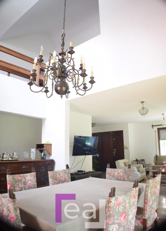 Casa ID.42 - Hermosa casa en lugar privilegiado 4 dormitorios, apta Desarrollo Maldonado