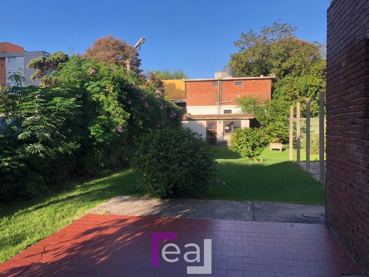 Casa ID.42 - Hermosa casa en lugar privilegiado 4 dormitorios, apta Desarrollo Maldonado