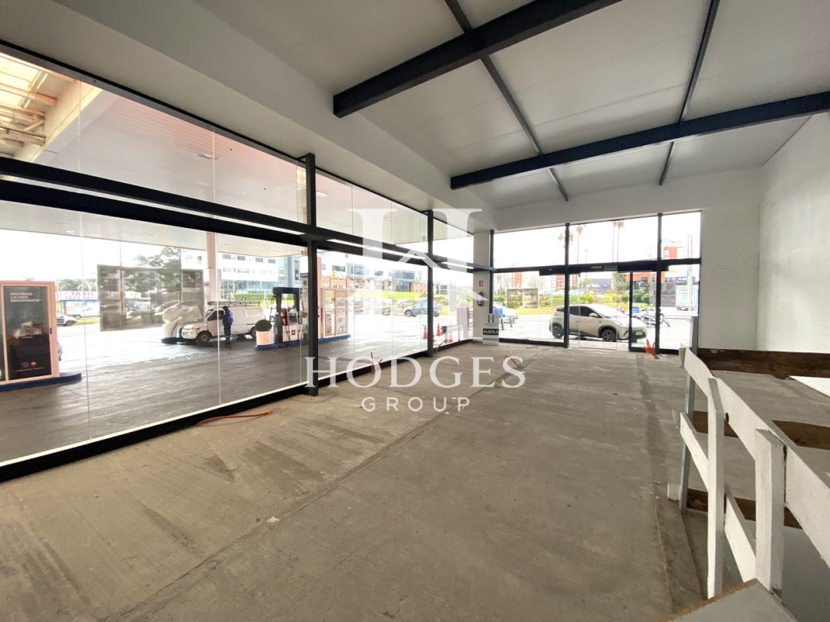Local Comercial ID.374 - Local de 149 metros totales en alquiler anual 