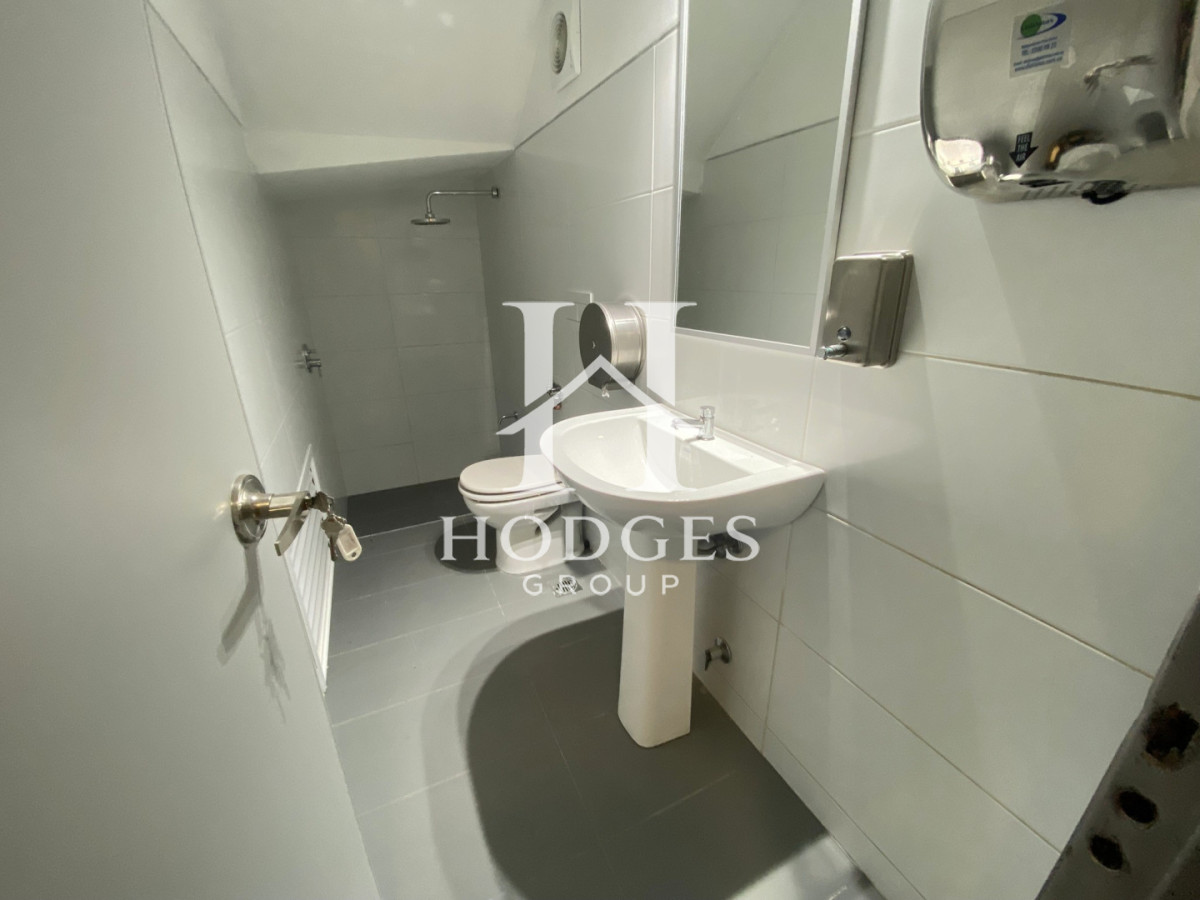Local Comercial ID.374 - Local de 149 metros totales en alquiler anual 