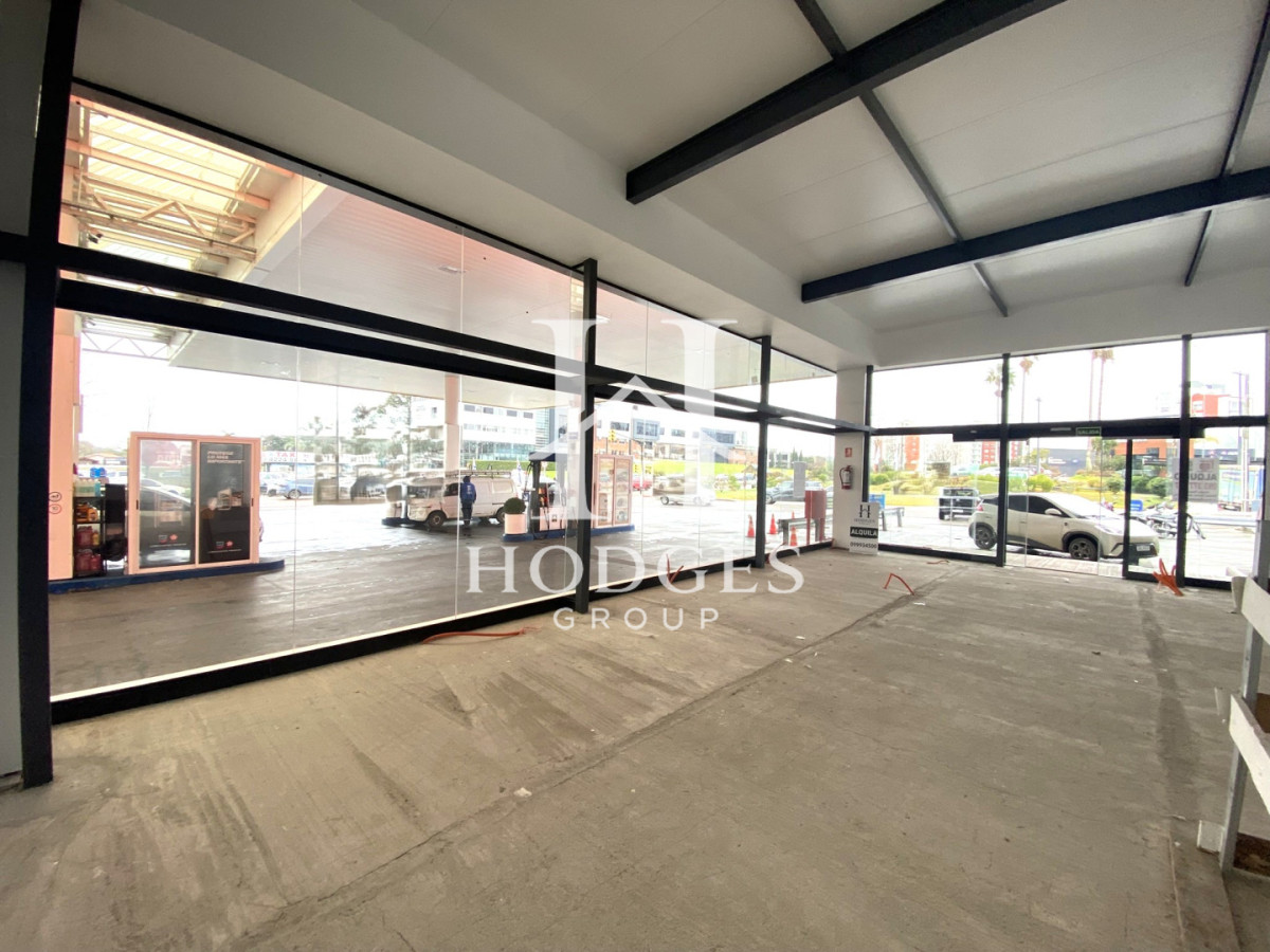 Local Comercial ID.374 - Local de 149 metros totales en alquiler anual 