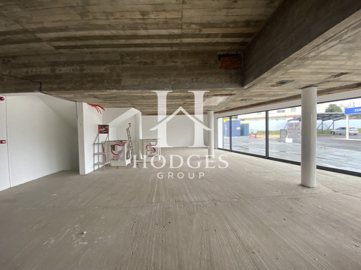 Local Comercial ID.375 - Local en alquiler con un total de 161 metros, 133,26 de planta