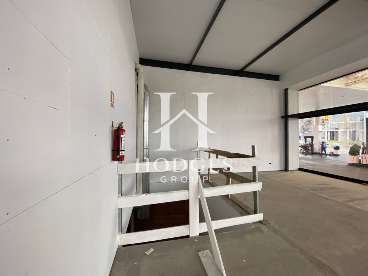 Local Comercial ID.374 - Local de 149 metros totales en alquiler anual 
