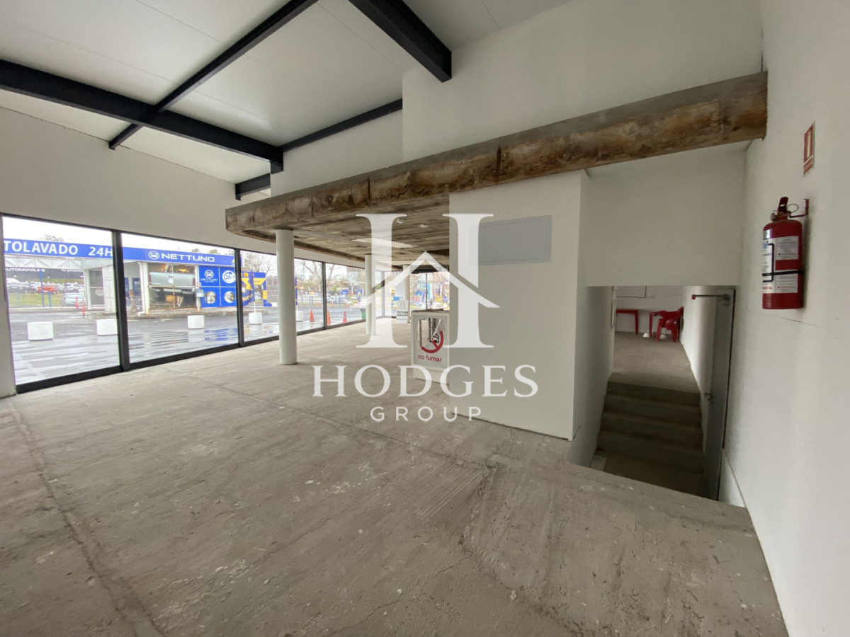 Local Comercial ID.375 - Local en alquiler con un total de 161 metros, 133,26 de planta