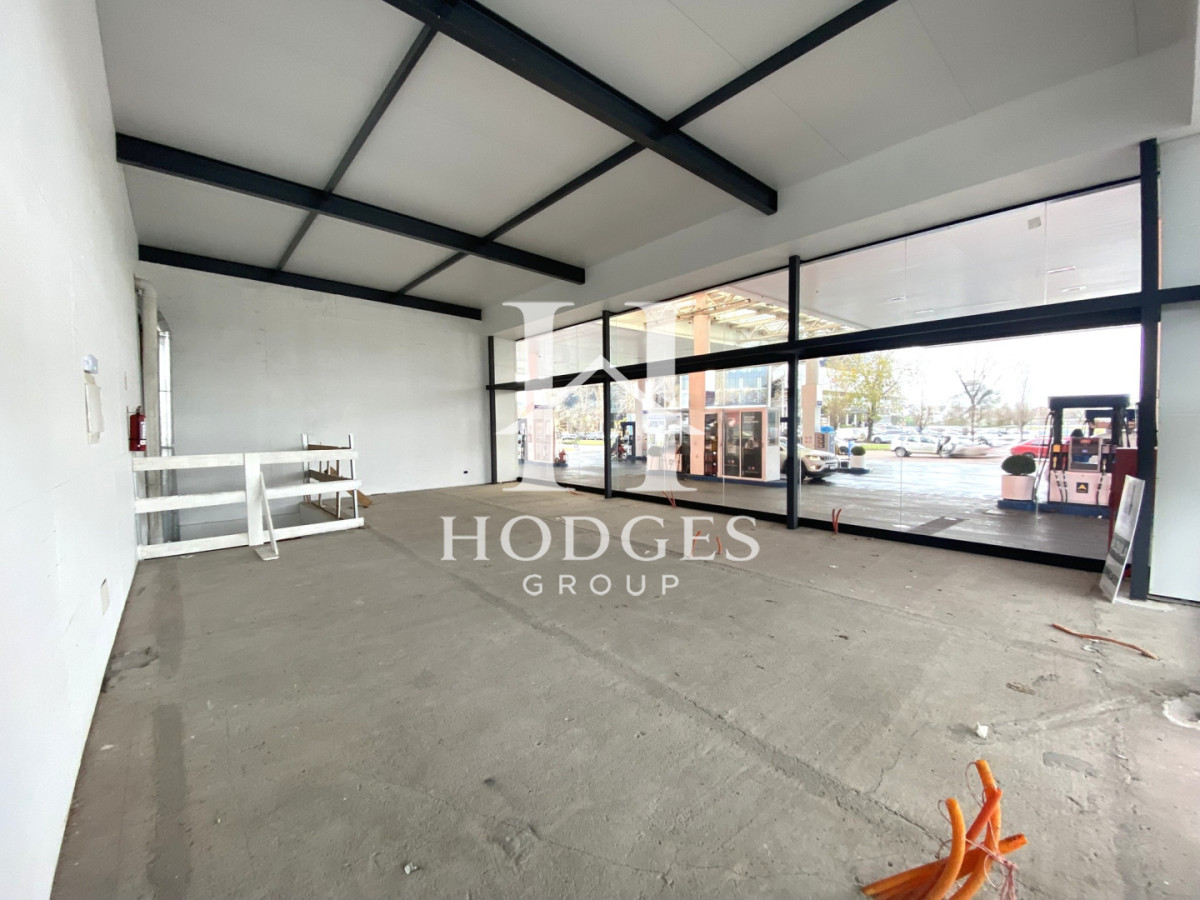 Local Comercial ID.374 - Local de 149 metros totales en alquiler anual 