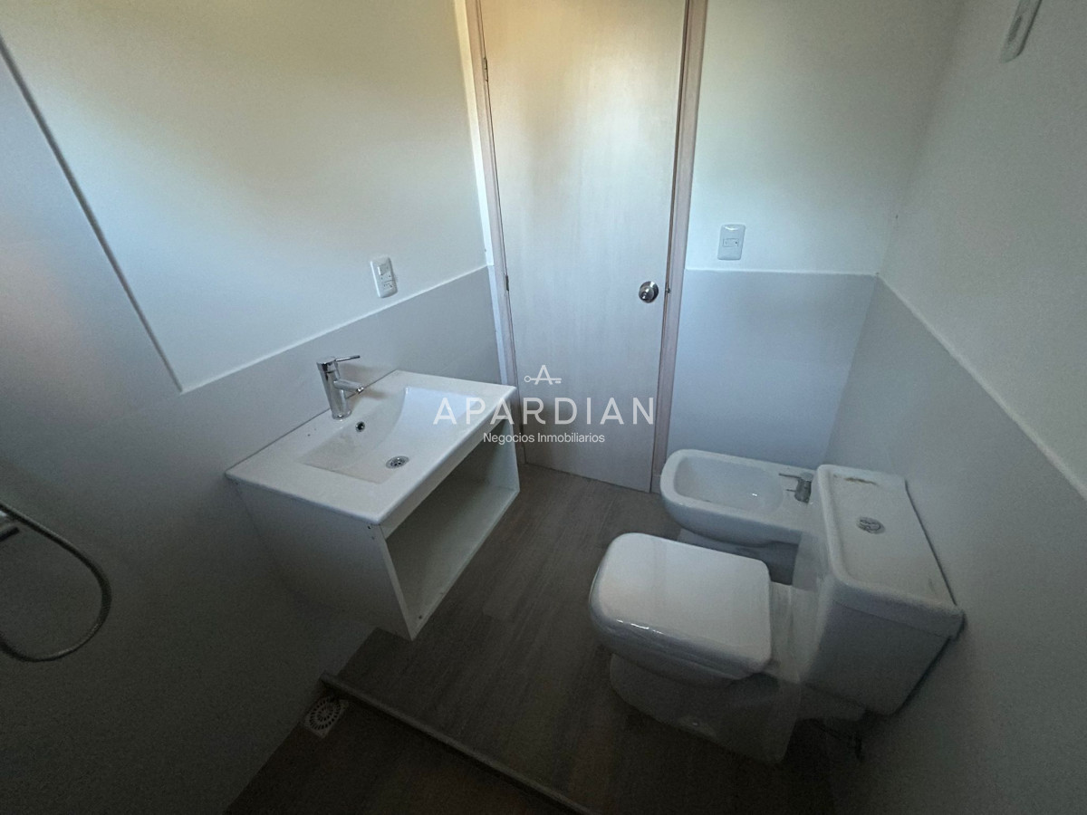 Casa ID.21098475 - Casa a estrenar en barrio privado, construcción tradicional, 2 dorm 2 baños 370 m2 de terreno  US$175.000. financiación