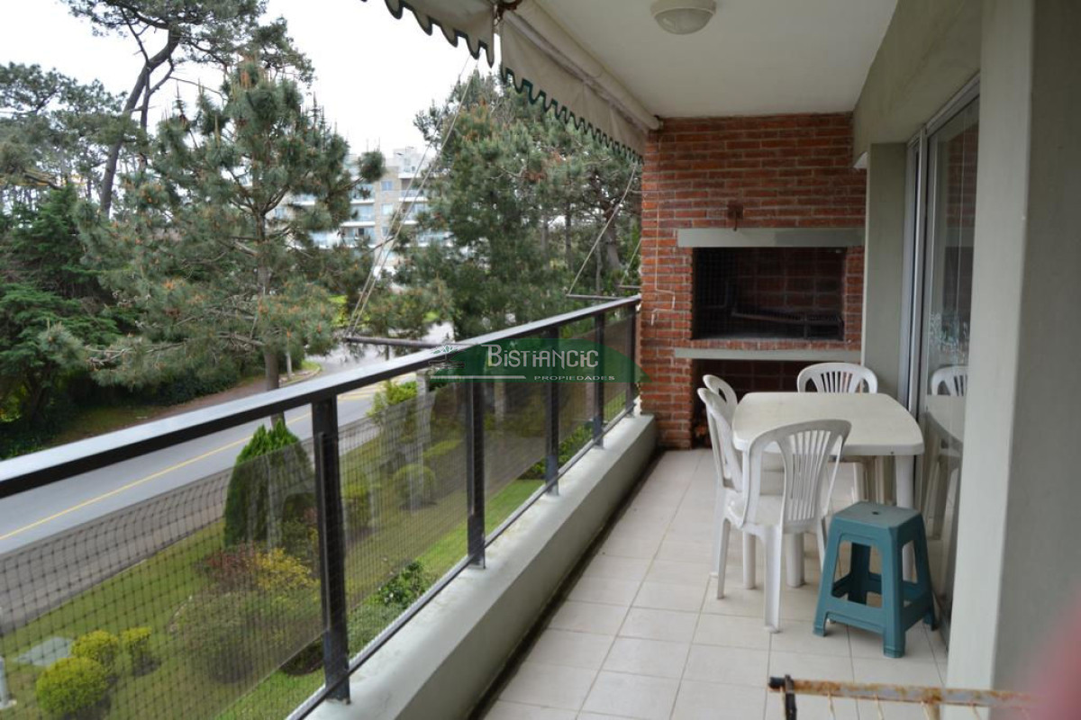Depto Paradas de la Mansa, en complejo, 4 dorm 3 baños balcón parrillero cochera piscina canchas, Venta U$S 255.000
