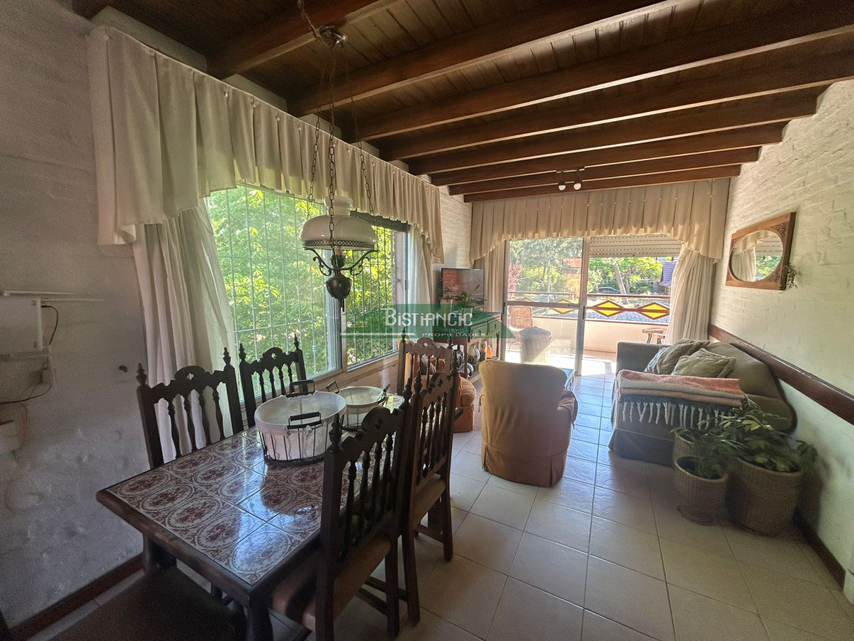 Apartamento ID.1764 - Apartamento en alquiler anual, en cantegril. A pasos de colegios. 2 dorm con balcón y parrillero