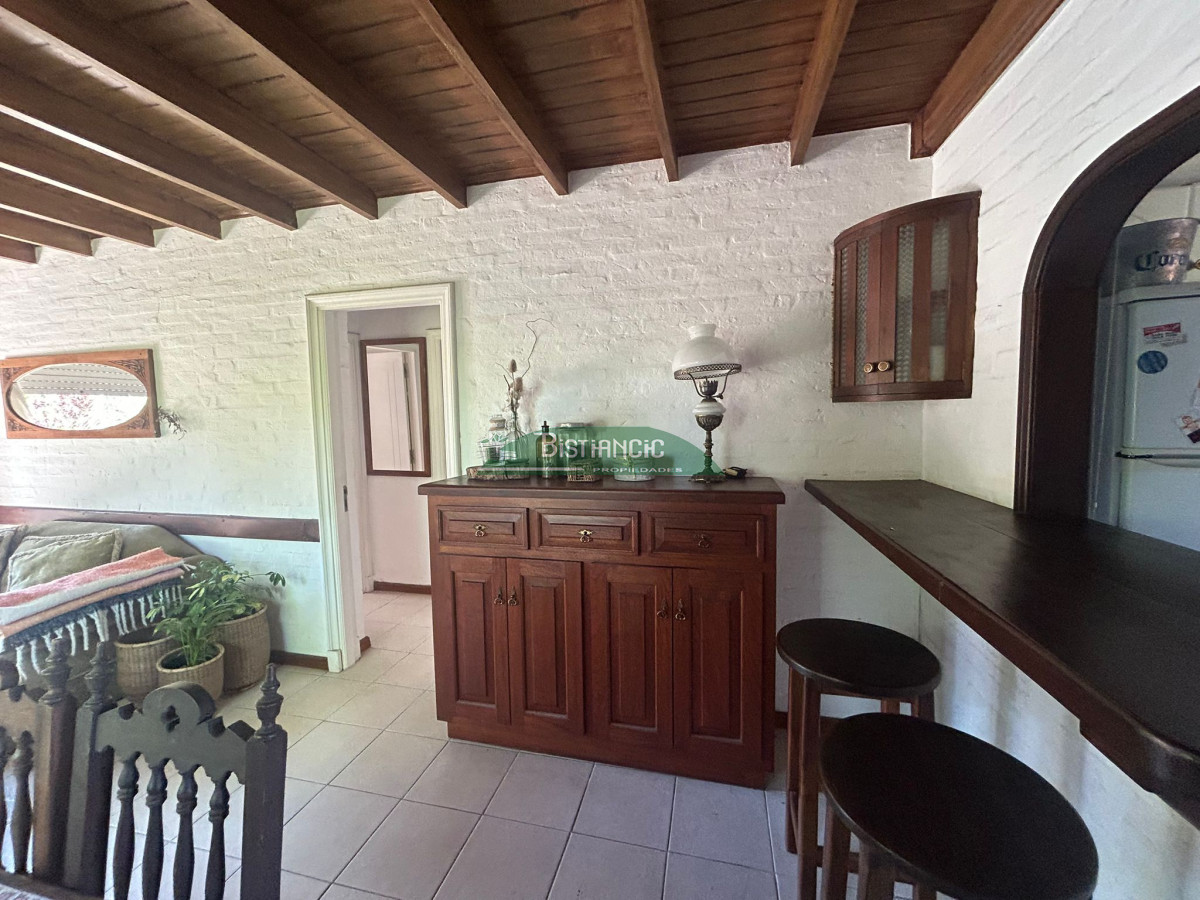 Apartamento ID.1764 - Apartamento en alquiler anual, en cantegril. A pasos de colegios. 2 dorm con balcón y parrillero