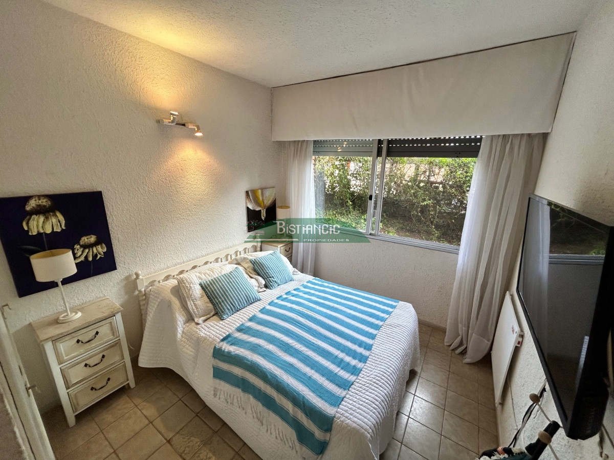 Apartamento ID.1505 - Arcobaleno, apto Mansa 2 dorm 2 baños garaje, balcón, equipado, piscina, canchas. Venta US$ 135.000