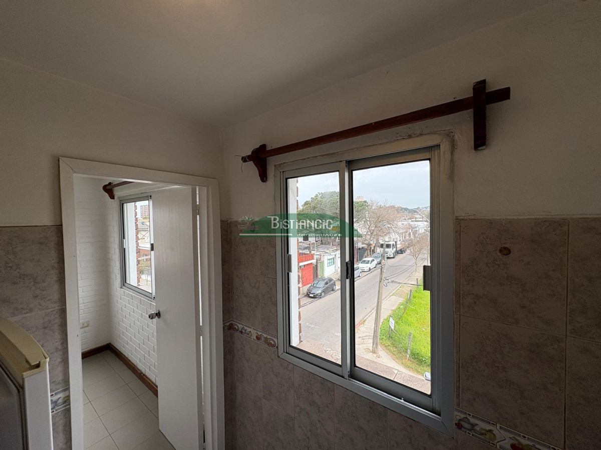 Apartamento ID.1376 - Apartamento en venta, ubicado en Centro Maldonado. 1 dorm, living comedor, cocina y baño. 