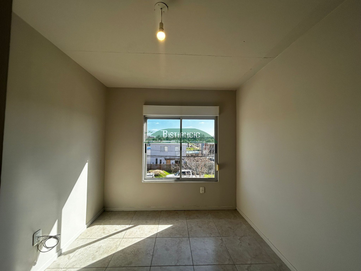 Apartamento ID.2331 - Alquiler anual en Urbanización San Jorge, 2 dormitorios, 1 baño. Con estacionamiento fijo. 