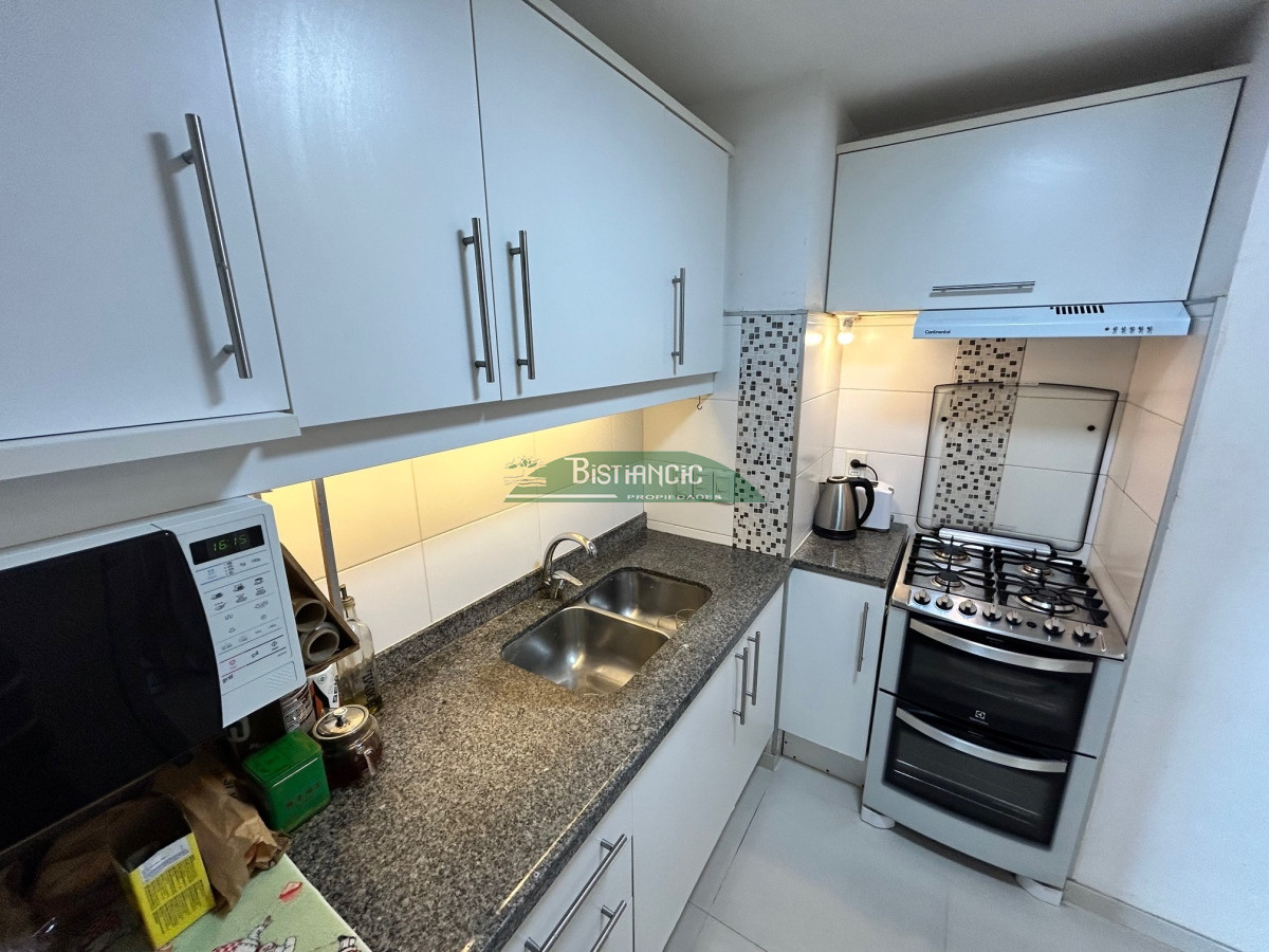 Apartamento ID.2887 - VENTA Apto 2 dorm 2 baños vista, calefacción, piscina, parrilleros, jacuzzi, garaje, y otros.