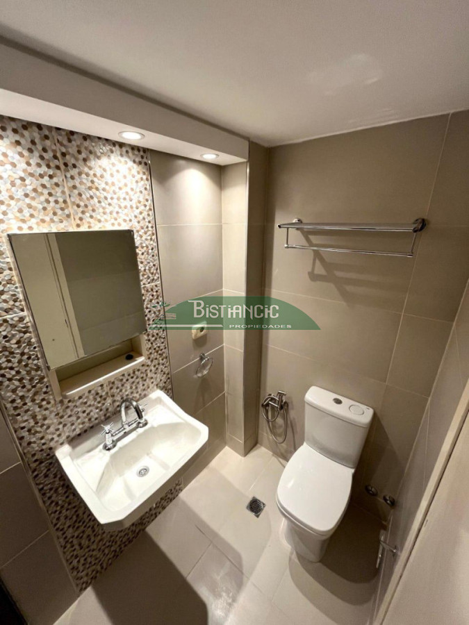 Apartamento ID.2842 - Paradas Mansa, torre de categoría, 2 dorm 2 baños más dependencia con baño, vista. Excelente calidad, consulte