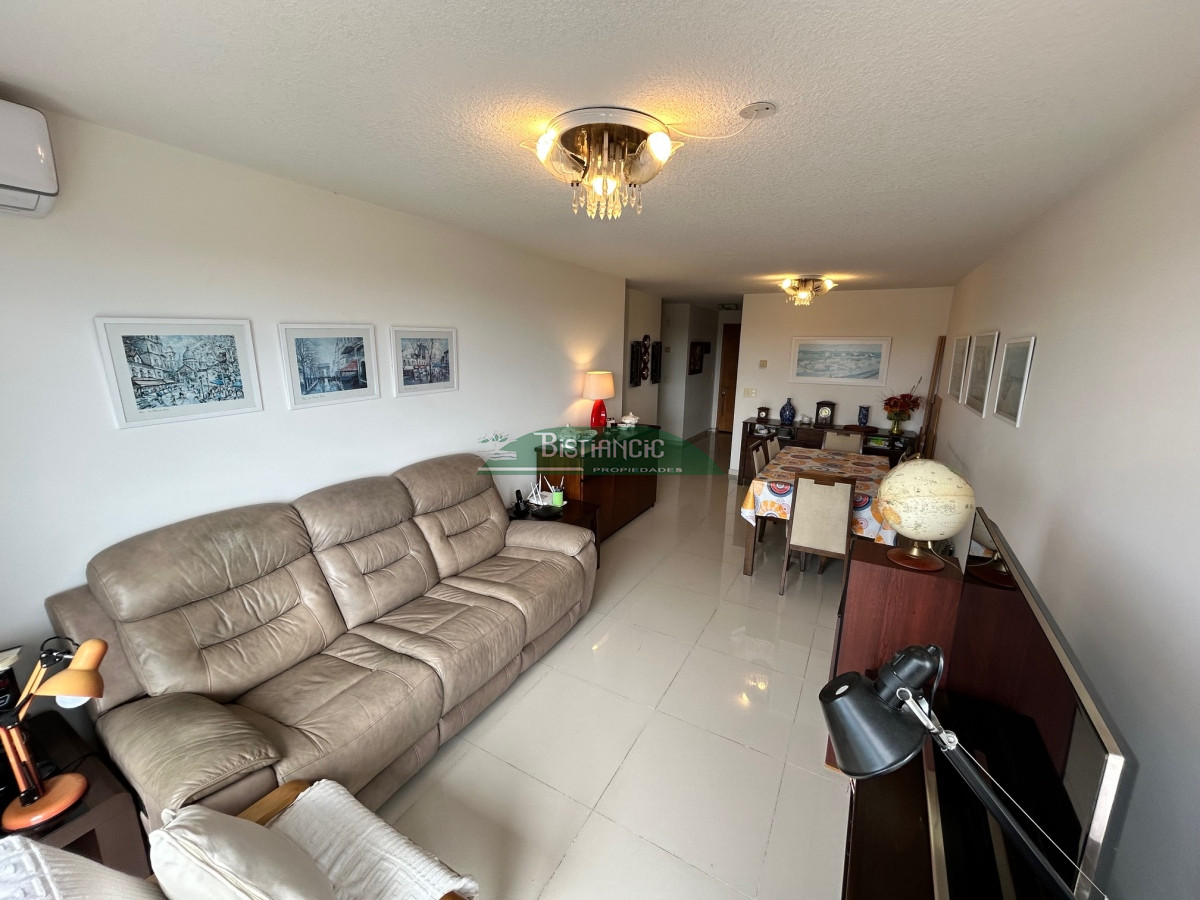 Apartamento ID.2887 - VENTA Apto 2 dorm 2 baños vista, calefacción, piscina, parrilleros, jacuzzi, garaje, y otros.