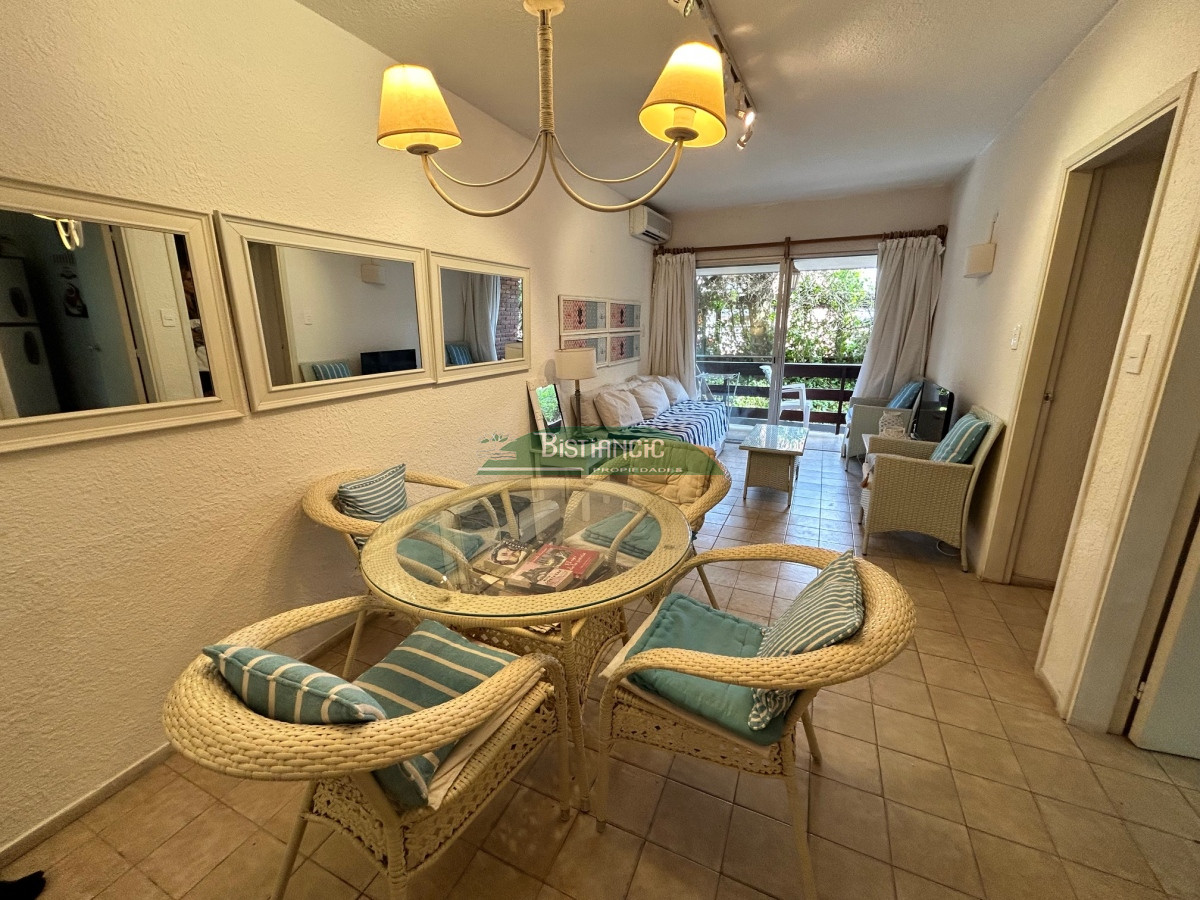 Apartamento ID.1505 - Arcobaleno, apto Mansa 2 dorm 2 baños garaje, balcón, equipado, piscina, canchas. Venta US$ 135.000