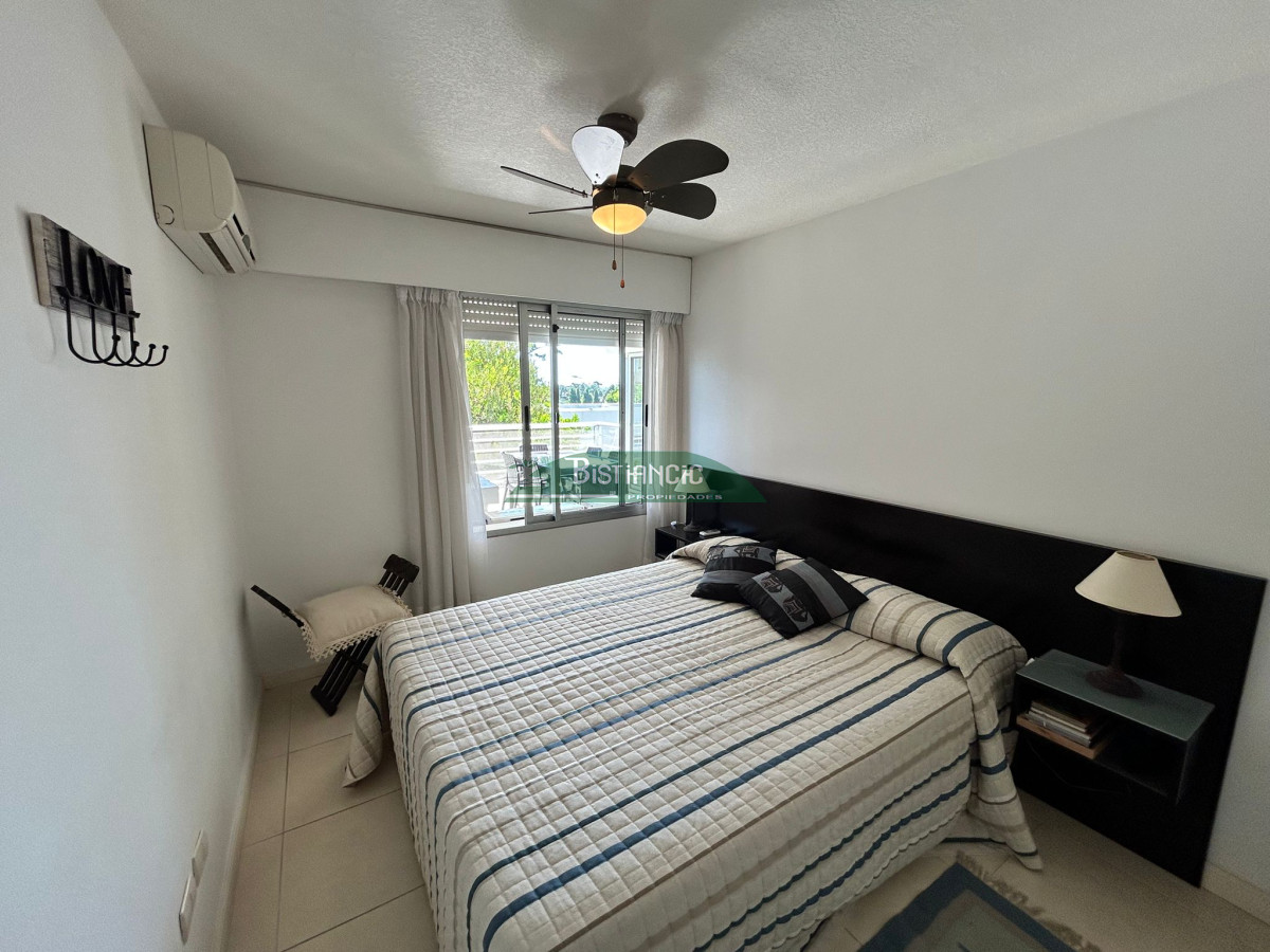 Apartamento ID.1289 - Excelente apartamento de 3 dormitorios, 3 baños, piscina, garage y baulera. Pda 18 de la Mansa. U$S 350.000