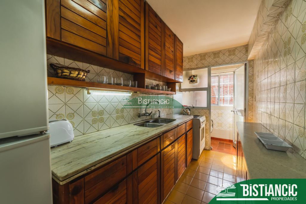 Apartamento ID.1803 - Frente al Mar 2 dorm 2 baños balcón garaje 240000