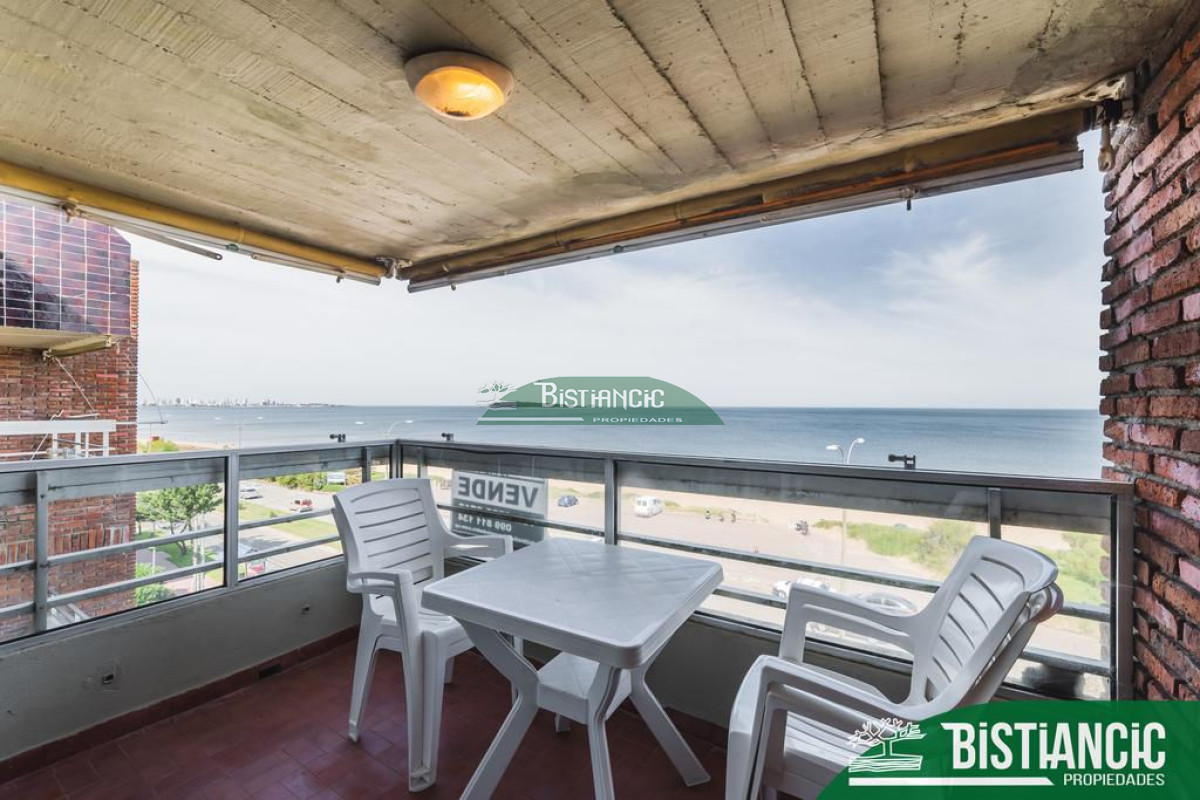 Apartamento ID.1803 - Frente al Mar 2 dorm 2 baños balcón garaje 240000