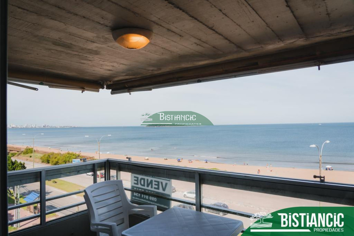 Apartamento ID.1803 - Frente al Mar 2 dorm 2 baños balcón garaje 240000