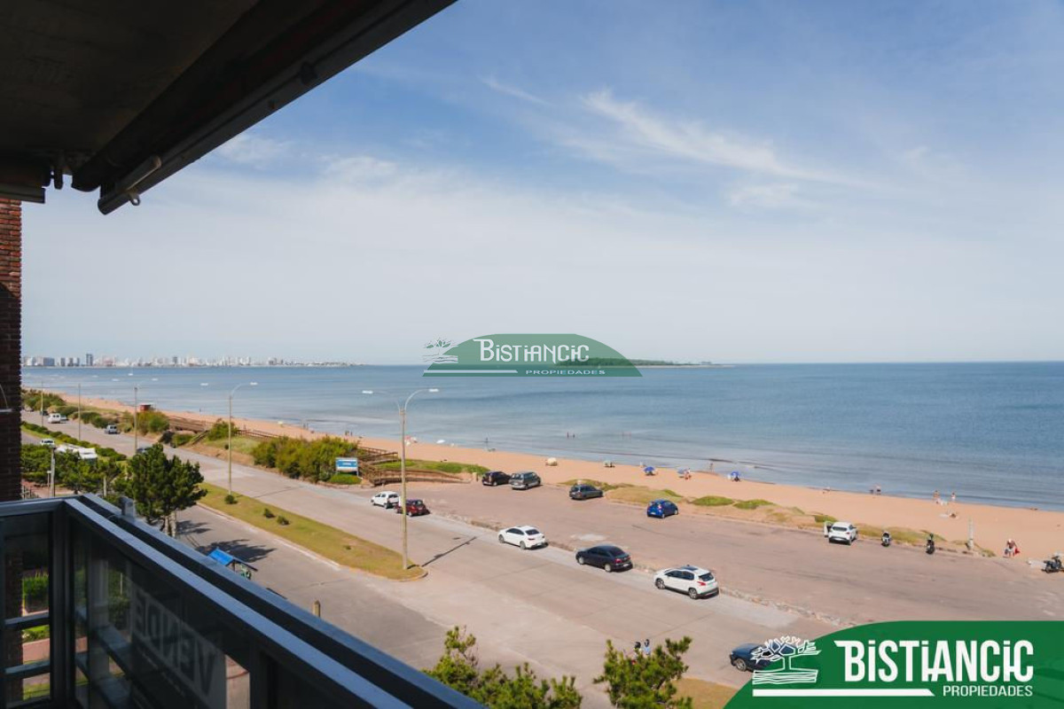 Apartamento ID.1803 - Frente al Mar 2 dorm 2 baños balcón garaje 240000