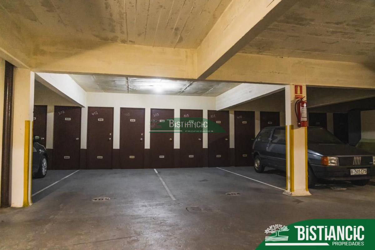 Apartamento ID.1803 - Frente al Mar 2 dorm 2 baños balcón garaje 240000