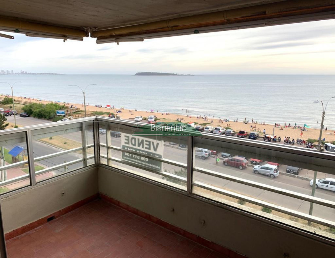 Apartamento ID.1803 - Frente al Mar 2 dorm 2 baños balcón garaje 240000